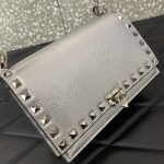 原單VALENTINO華倫天奴包包 Garavani ROCKSTUD粒面小牛皮鏈條手袋 銀色
