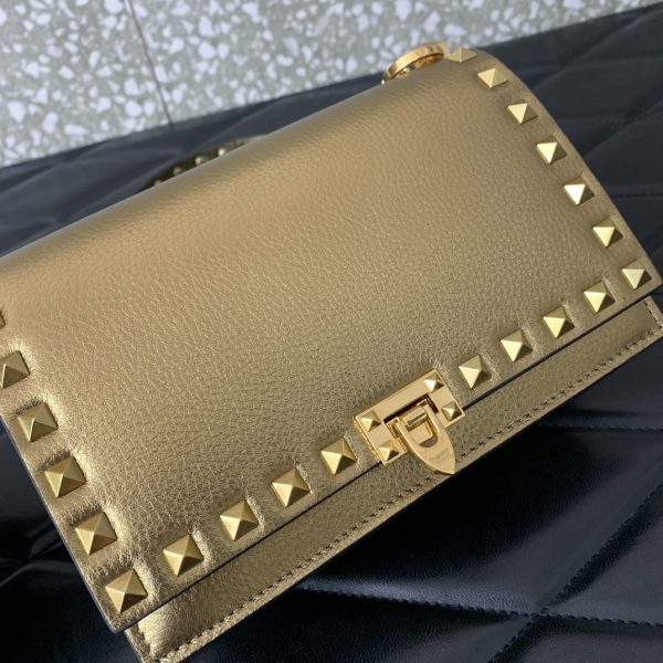原單VALENTINO華倫天奴包包 Garavani ROCKSTUD粒面小牛皮鏈條手袋 金色