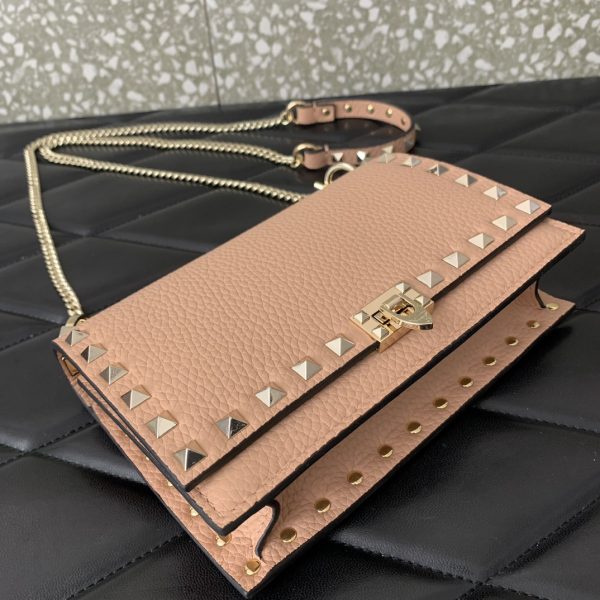 原單VALENTINO華倫天奴包包 Garavani ROCKSTUD粒面小牛皮鏈條手袋 杏色
