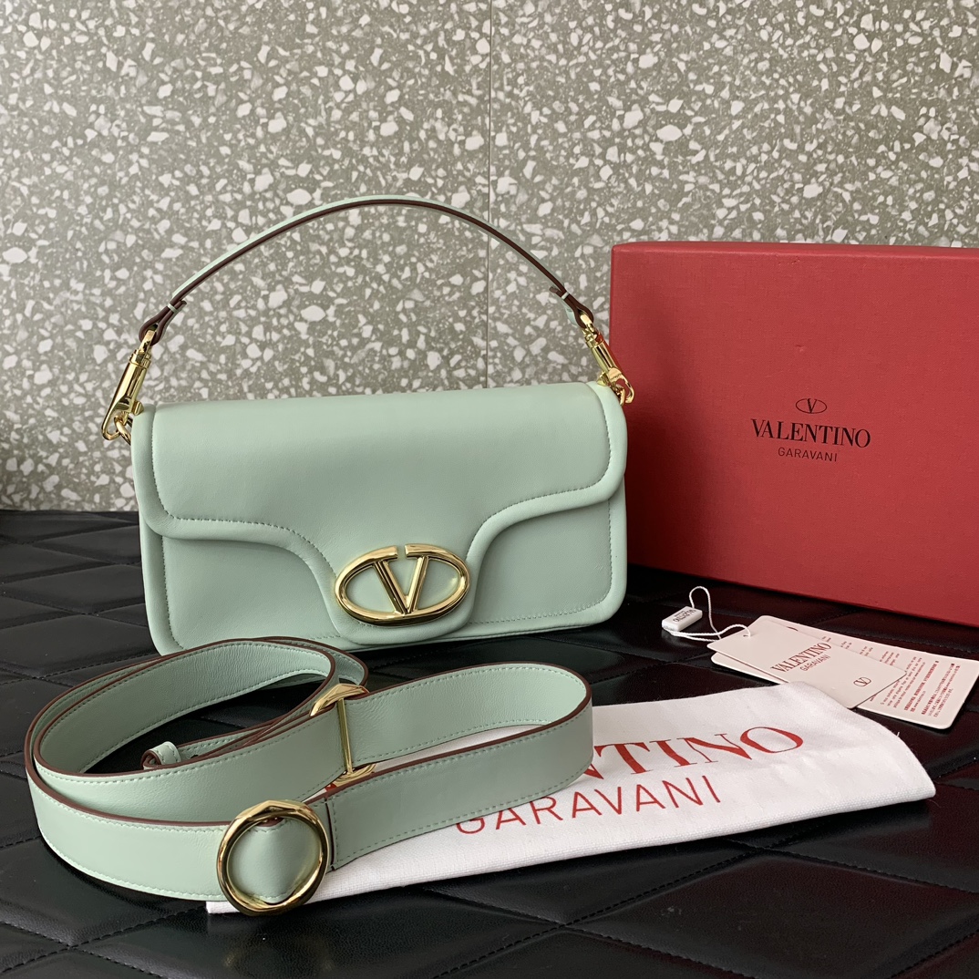 VALENTINO202406191300008.jpg 専櫃複刻VALENTINO華倫天奴包包 VLOGO SIGNATURE LOCÒ小牛皮手袋 淺緑