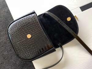 専櫃複刻YSL聖羅蘭包包 kaia鱷魚皮壓紋亮面皮革小型書包 黑色