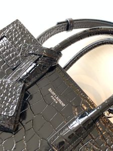 高仿YSL聖羅蘭包包 sac de jour鱷魚壓紋光面皮革NANO手袋 小型黑色