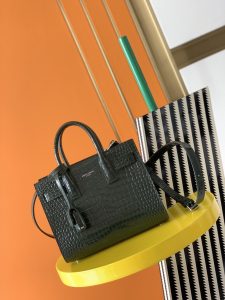 高仿YSL聖羅蘭包包 sac de jour鱷魚壓紋光面皮革NANO手袋 緑色