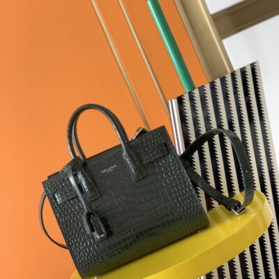 高仿YSL聖羅蘭包包 sac de jour鱷魚壓紋光面皮革NANO手袋 緑色