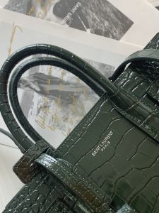 高仿YSL聖羅蘭包包 sac de jour鱷魚壓紋光面皮革NANO手袋 緑色