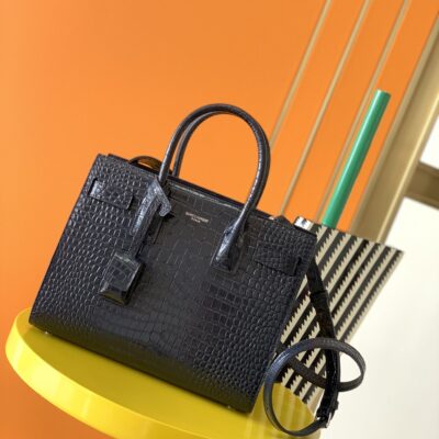 高仿YSL聖羅蘭包包 sac de jour鱷魚壓紋光面皮革手袋 中型深藍