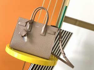 高仿YSL聖羅蘭包包 sac de jour鱷魚壓紋光面皮革手袋 中型杏色