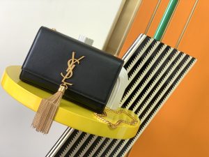 専櫃複刻YSL聖羅蘭包包 kate粒面皮革小型流蘇手袋 平紋黑金