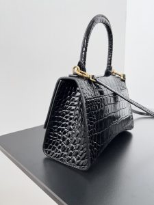 高仿balenciaga巴黎世家 HOURGLASS 鱷魚紋壓紋手提包沙漏包 黑色金扣