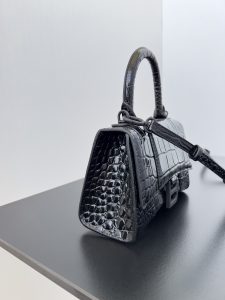 高仿balenciaga巴黎世家 HOURGLASS 加小號鱷魚紋壓紋手提包沙漏包 黑色金扣