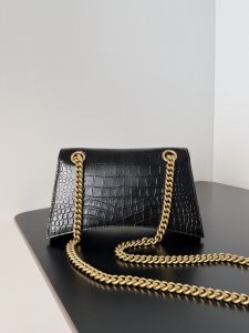 複刻balenciaga巴黎世家 CRUSH小號鱷魚紋壓花鏈帶包 黑色金扣