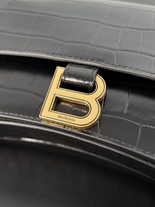 複刻balenciaga巴黎世家 CRUSH小號鱷魚紋壓花鏈帶包 黑色金扣