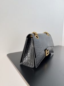複刻balenciaga巴黎世家 CRUSH小號鱷魚紋壓花鏈帶包 黑色金扣