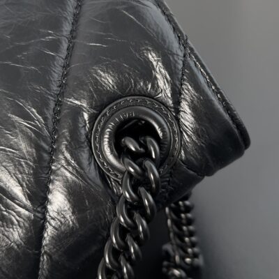 複刻balenciaga巴黎世家 Crush 小號黑色壓光牛皮革絎縫鏈帶包