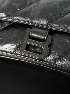 複刻balenciaga巴黎世家 Crush 中號黑色壓光牛皮革絎縫鏈帶包
