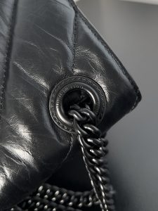 複刻balenciaga巴黎世家 Crush 中號黑色壓光牛皮革絎縫鏈帶包