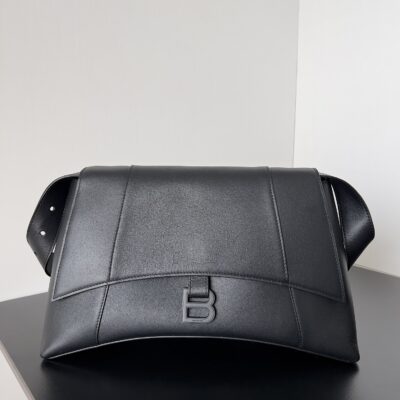 複刻balenciaga巴黎世家 Downtown黑色半亞光柔滑牛皮革中號單肩包