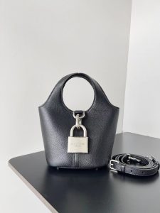 高仿balenciaga巴黎世家 Locker黑色粒面牛皮革小號豎款HOBO手袋