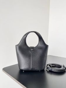 高仿balenciaga巴黎世家 Locker黑色粒面牛皮革小號豎款HOBO手袋
