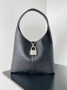 高仿balenciaga巴黎世家 Locker黑色粒面牛皮革中號豎款HOBO手袋