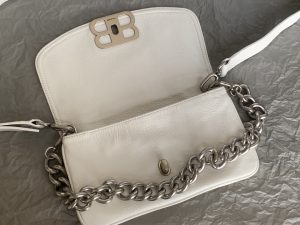 1比1複刻balenciaga巴黎世家 BB Soft牛皮革小號翻蓋包斜挎單肩包 黑色