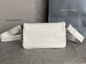 1比1複刻balenciaga巴黎世家 BB Soft牛皮革小號翻蓋包斜挎單肩包 黑色