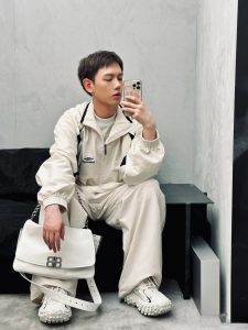一比一高仿balenciaga巴黎世家 BB Soft牛皮革大號翻蓋包斜挎單肩包 黑色