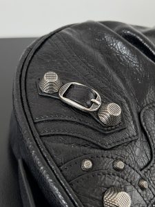 1比1高仿balenciaga巴黎世家 Le Cagole 小號黑色細紋羊皮革單肩包