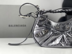 高仿balenciaga巴黎世家 Le Cagole加小號銀色金屬光澤細紋羊皮革單肩包