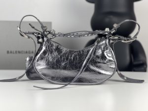 高仿balenciaga巴黎世家 Le Cagole加小號銀色金屬光澤細紋羊皮革單肩包