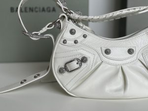 高仿BALENCIAGA巴黎世家 LE CAGOLE 加小號油蠟皮白色鑲萊茵石單肩包
