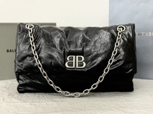 高仿BALENCIAGA巴黎世家 Monaco細紋牛皮革鏈帶包 大號油蠟黑銀