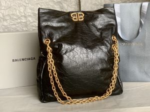 高仿BALENCIAGA巴黎世家 Monaco細紋牛皮革鏈帶包 中號油蠟黑金