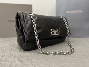 複刻BALENCIAGA巴黎世家 Monaco細紋牛皮革鏈帶包 小號油蠟黑銀