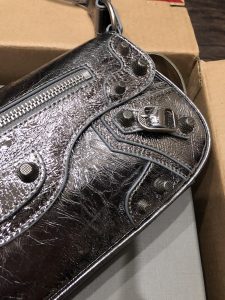 専櫃複刻BALENCIAGA巴黎世家 Le Cagole銀色細紋牛皮革大號單肩包