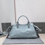 複刻高仿BALENCIAGA巴黎世家 Neo Cagole 細紋牛皮革手提包 中號淺藍