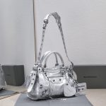 複刻高仿BALENCIAGA巴黎世家 Neo Cagole 細紋牛皮革手提包 中號銀色