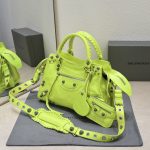 複刻高仿BALENCIAGA巴黎世家 Neo Cagole 細紋牛皮革手提包 中號亮藍
