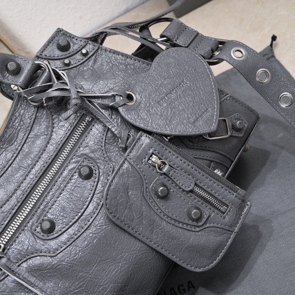 複刻高仿BALENCIAGA巴黎世家 Neo Cagole 細紋牛皮革手提包 中號灰色