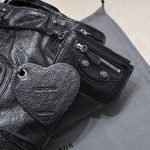複刻高仿BALENCIAGA巴黎世家 Neo Cagole 細紋牛皮革手提包 中號黑色