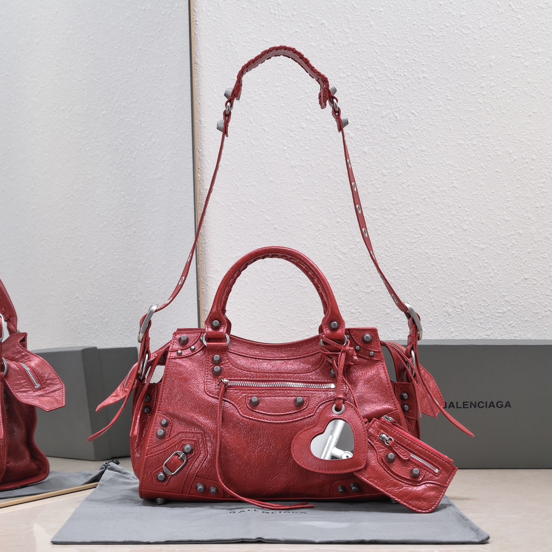 balenciaga202406053900002.jpg 複刻高仿BALENCIAGA巴黎世家 Neo Cagole 細紋牛皮革手提包 中號酒紅