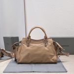 複刻高仿BALENCIAGA巴黎世家 Neo Cagole 細紋牛皮革手提包 中號棕色