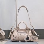 複刻高仿BALENCIAGA巴黎世家 Neo Cagole 細紋牛皮革手提包 中號杏色