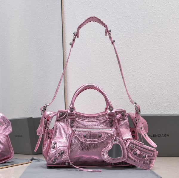 複刻高仿BALENCIAGA巴黎世家 Neo Cagole 細紋牛皮革手提包 中號銀粉