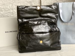 原單BALENCIAGA巴黎世家 Monaco細紋牛皮革鏈帶包 中號【油蠟黑金】