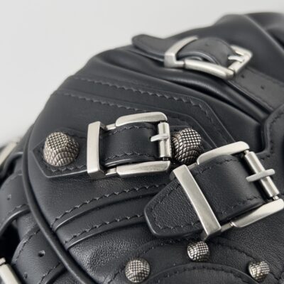 複刻BALENCIAGA巴黎世家 Le Cagole黑色光滑牛皮革搭扣加小號肩揹包