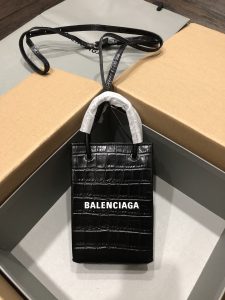 一比一複刻BALENCIAGA巴黎世家 Shopping 方格牛皮革手機包 黑色鱷魚紋