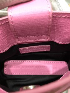 一比一複刻BALENCIAGA巴黎世家 Shopping 方格牛皮革手機包 粉紅