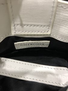 一比一複刻BALENCIAGA巴黎世家 Shopping 方格牛皮革手機包 白色