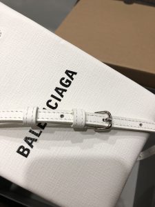 一比一複刻BALENCIAGA巴黎世家 Shopping 方格牛皮革手機包 白色